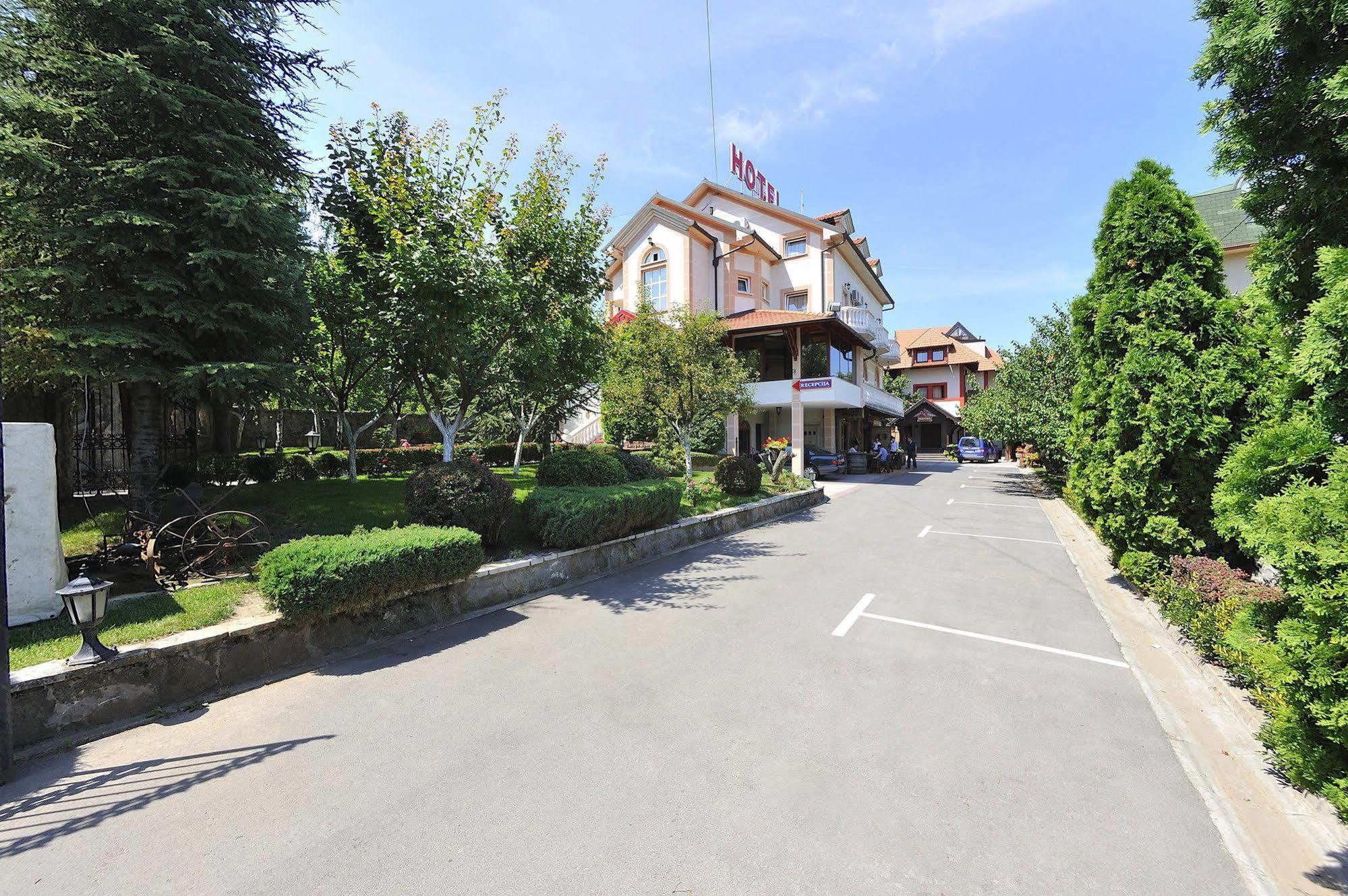 Hotel Sucevic Garni Belgrad Exteriör bild