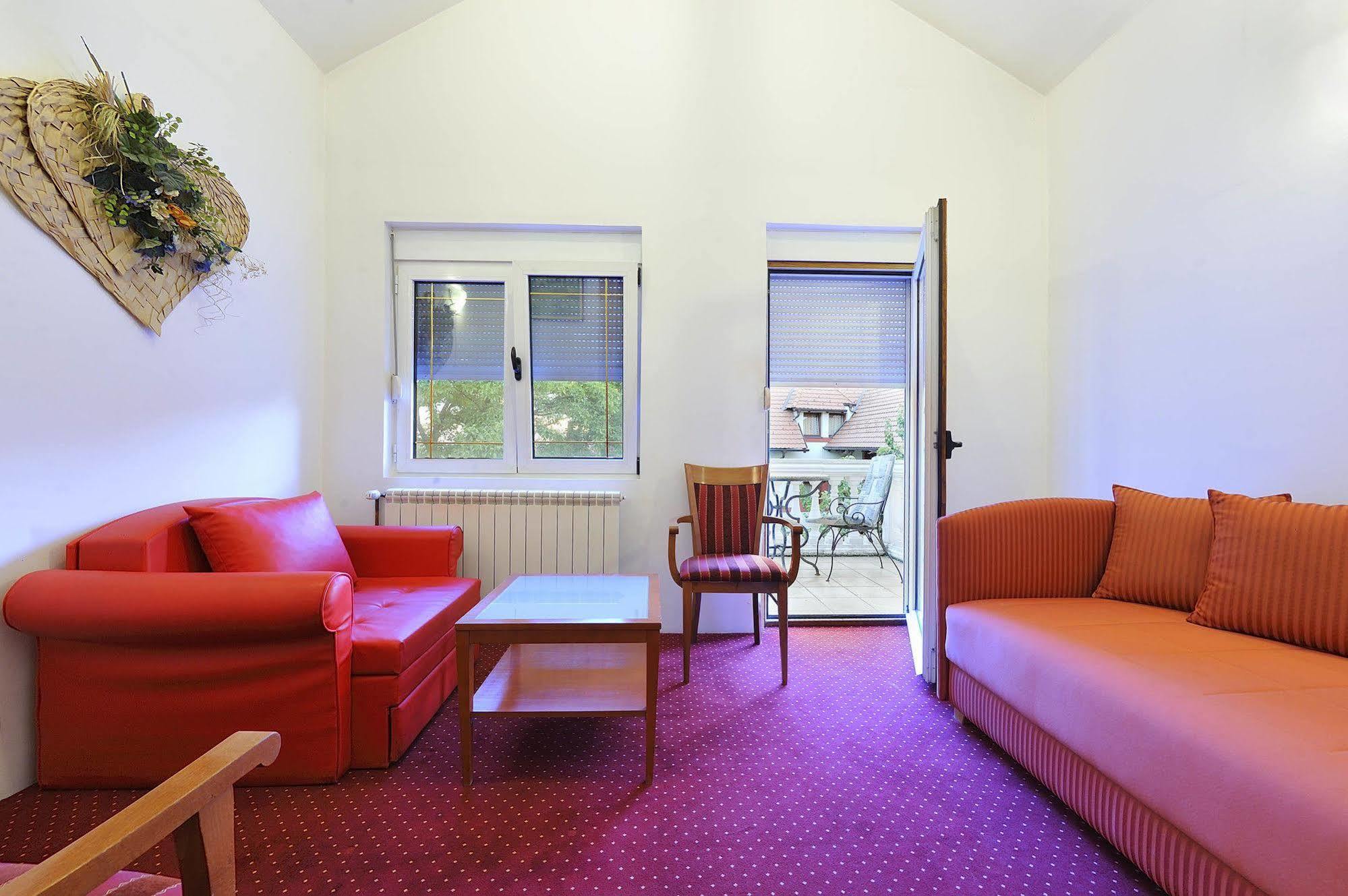 Hotel Sucevic Garni Belgrad Exteriör bild