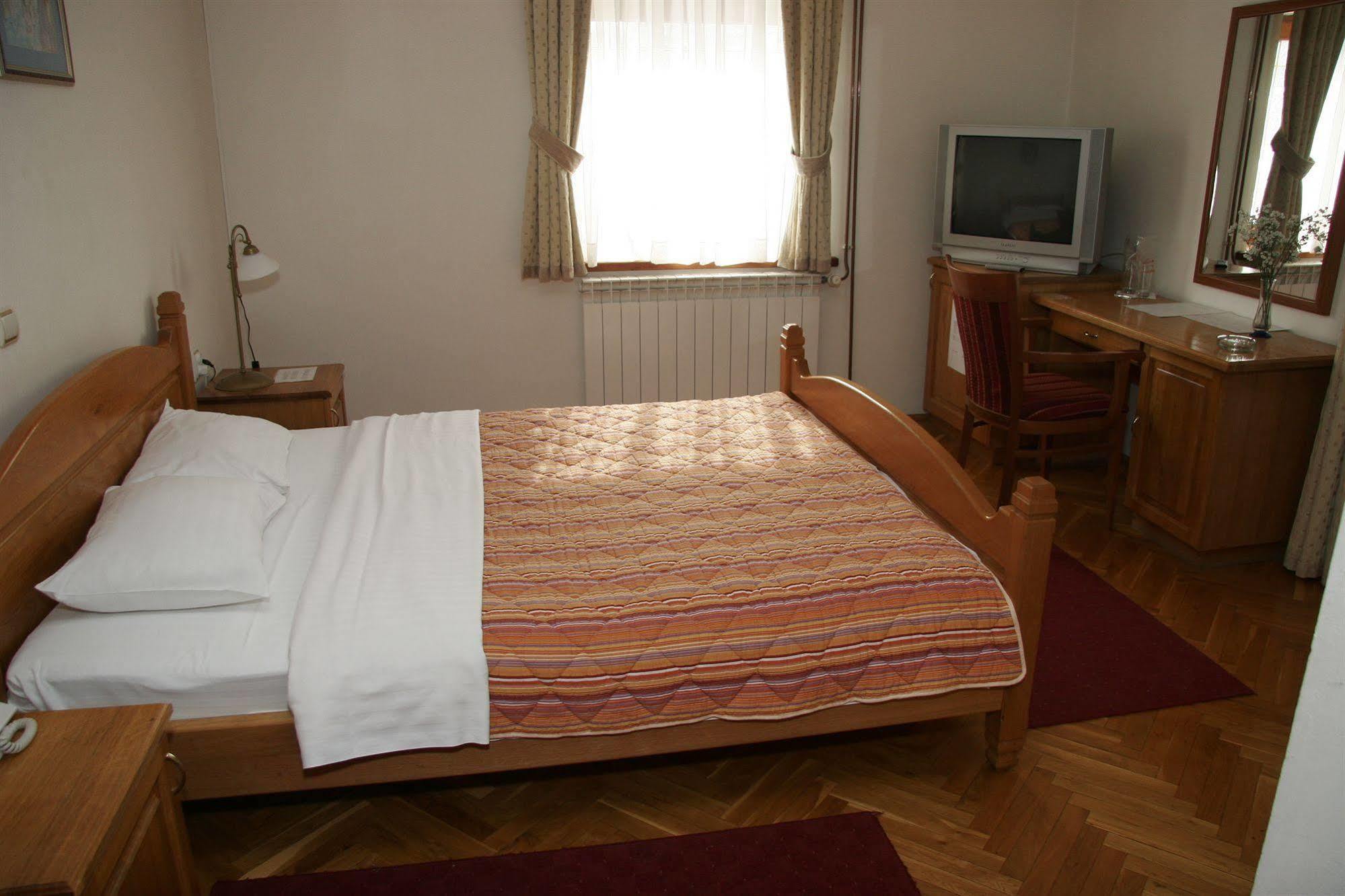 Hotel Sucevic Garni Belgrad Exteriör bild