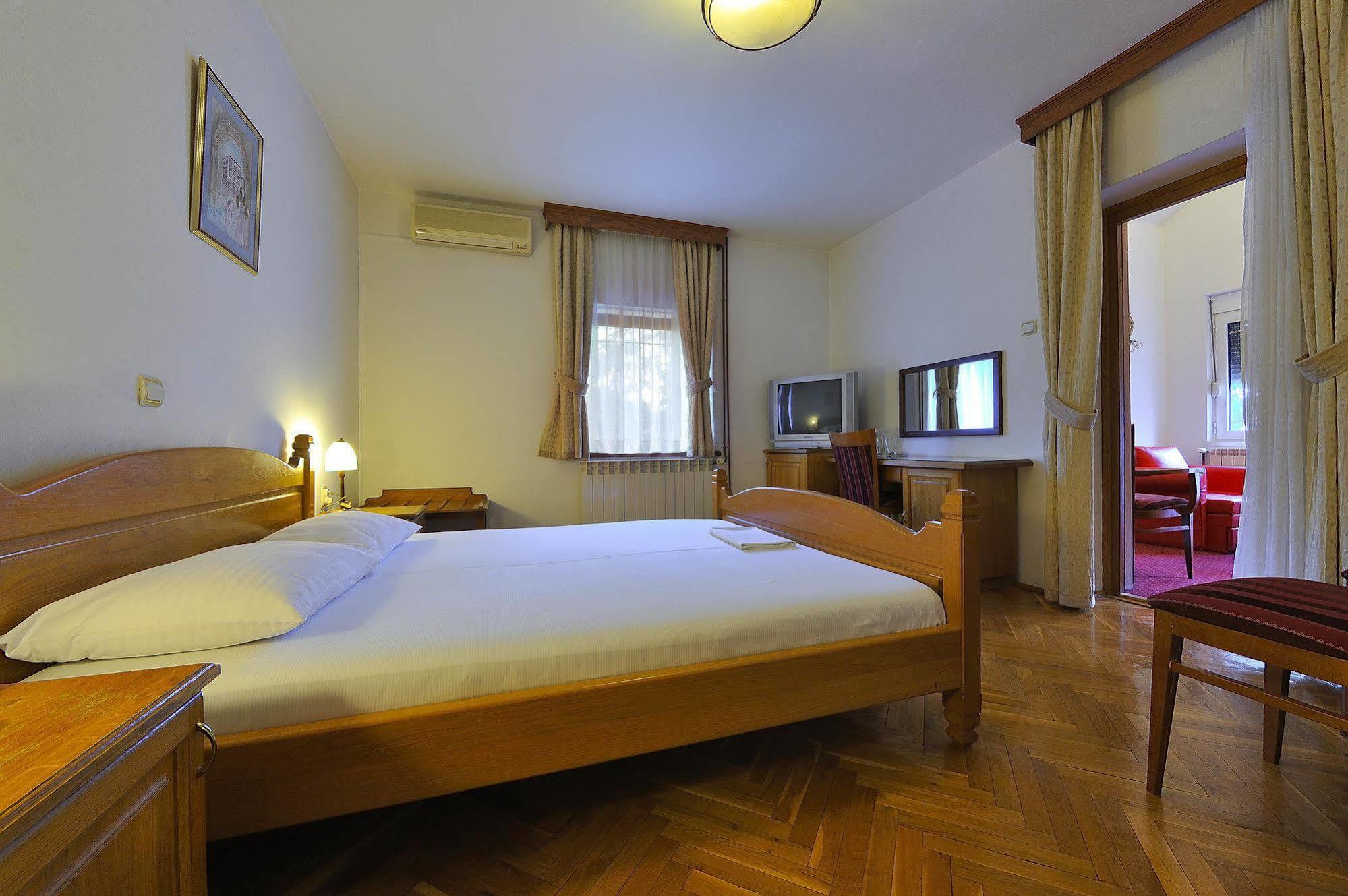 Hotel Sucevic Garni Belgrad Exteriör bild