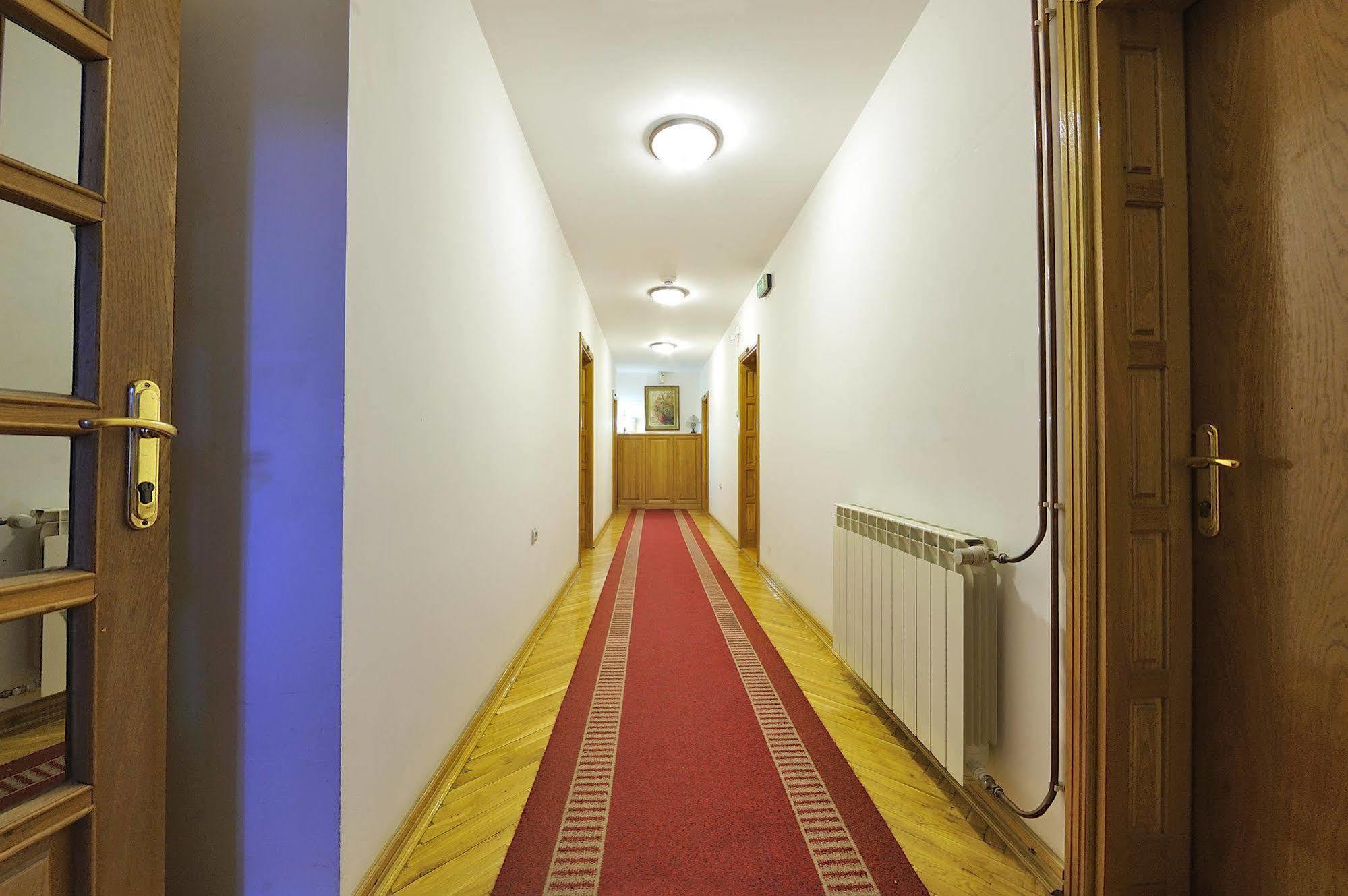 Hotel Sucevic Garni Belgrad Exteriör bild