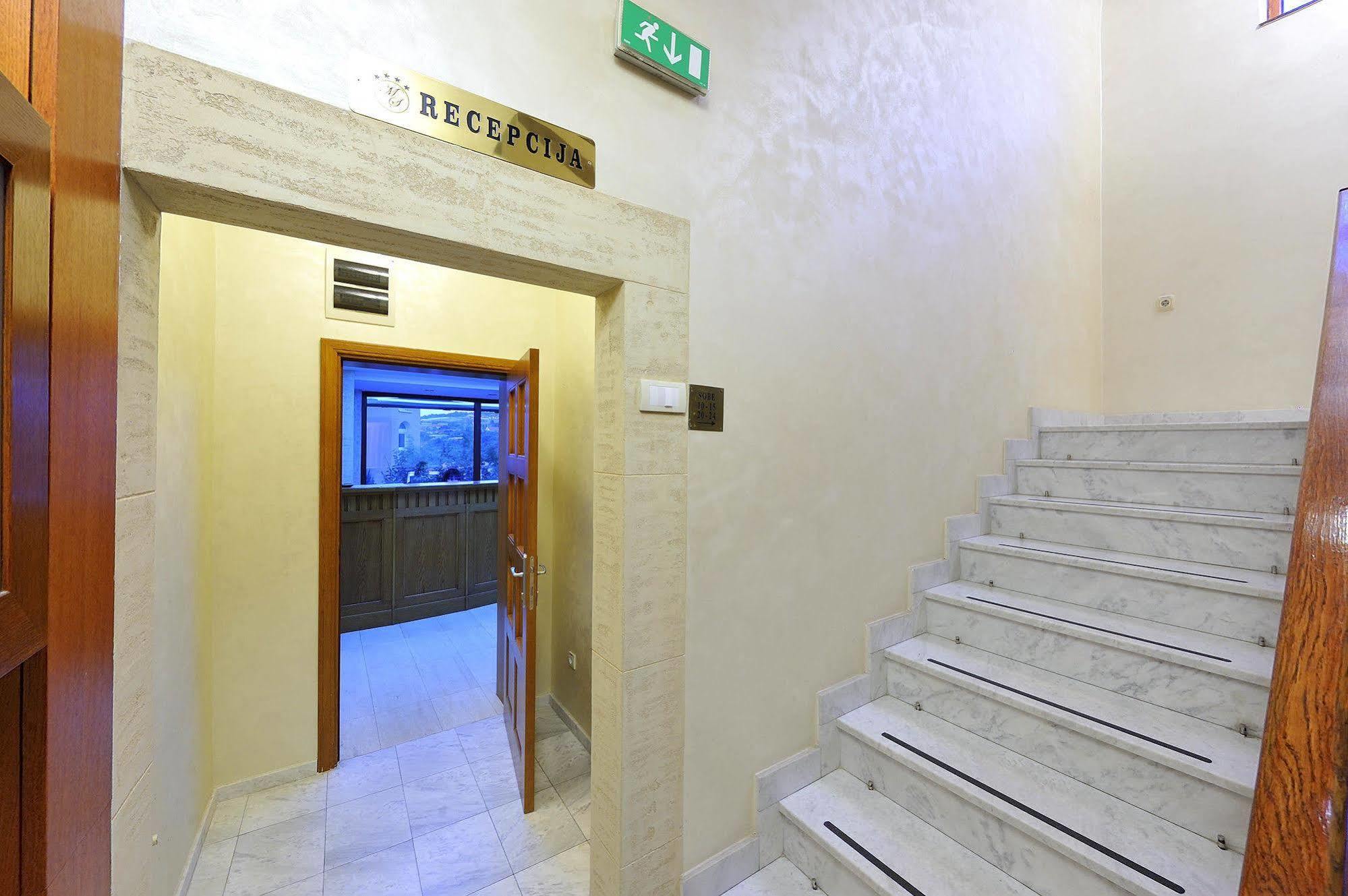 Hotel Sucevic Garni Belgrad Exteriör bild