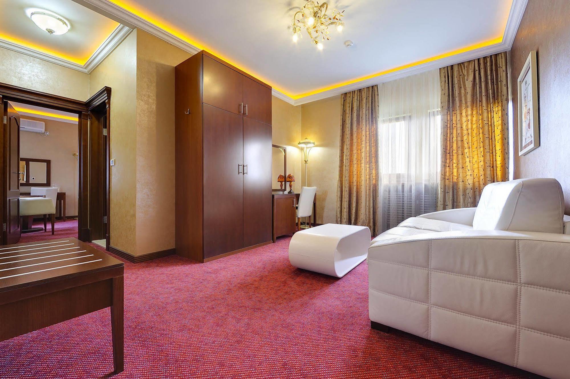 Hotel Sucevic Garni Belgrad Exteriör bild