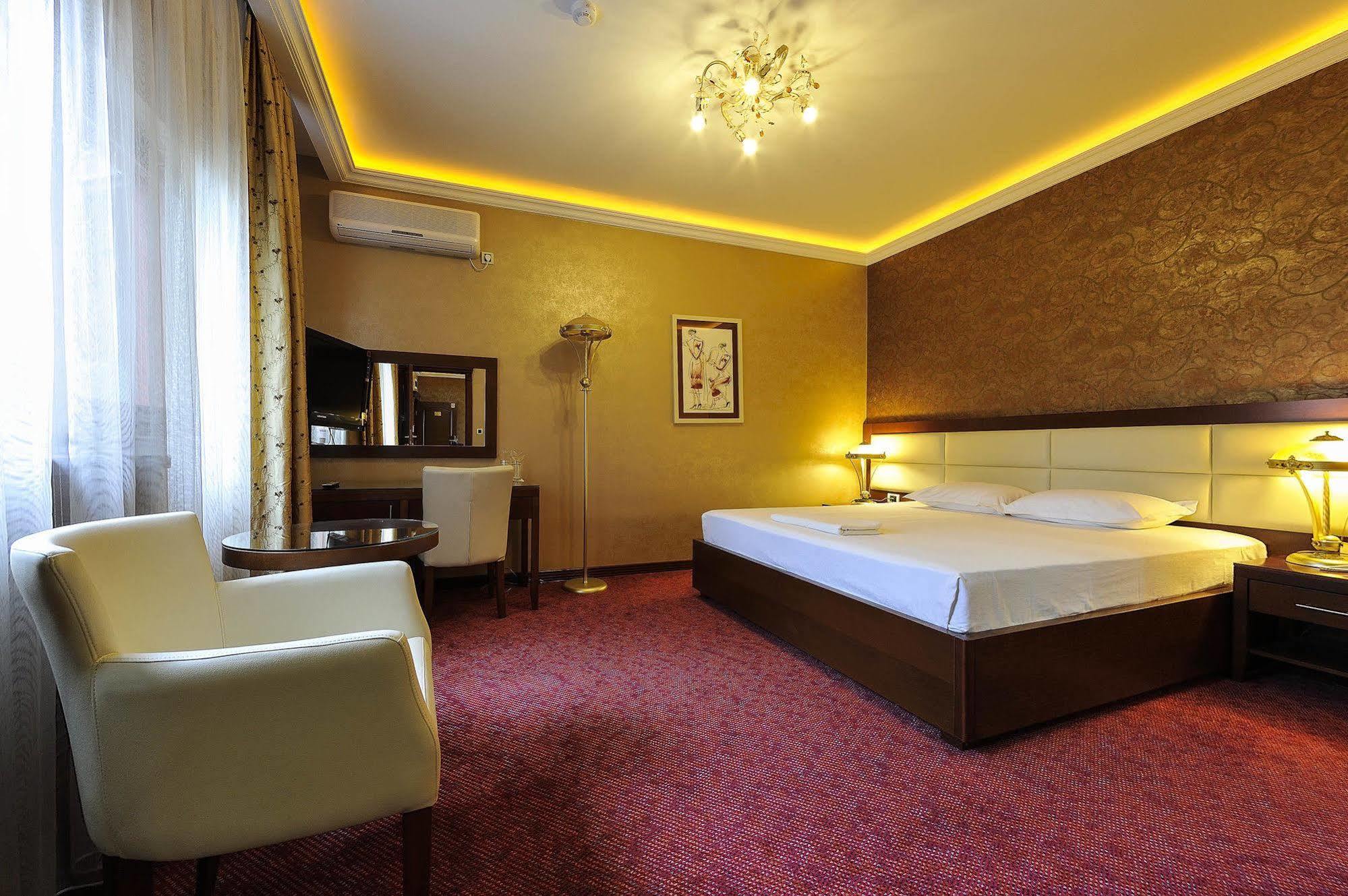 Hotel Sucevic Garni Belgrad Exteriör bild